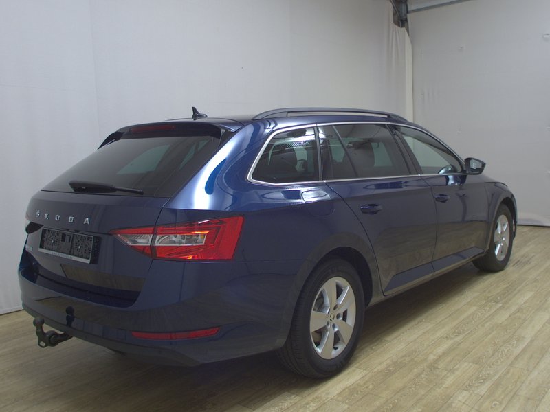 Škoda Superb Kombi 2.0 TDI automatik Ambition • ACC • AHK — 4