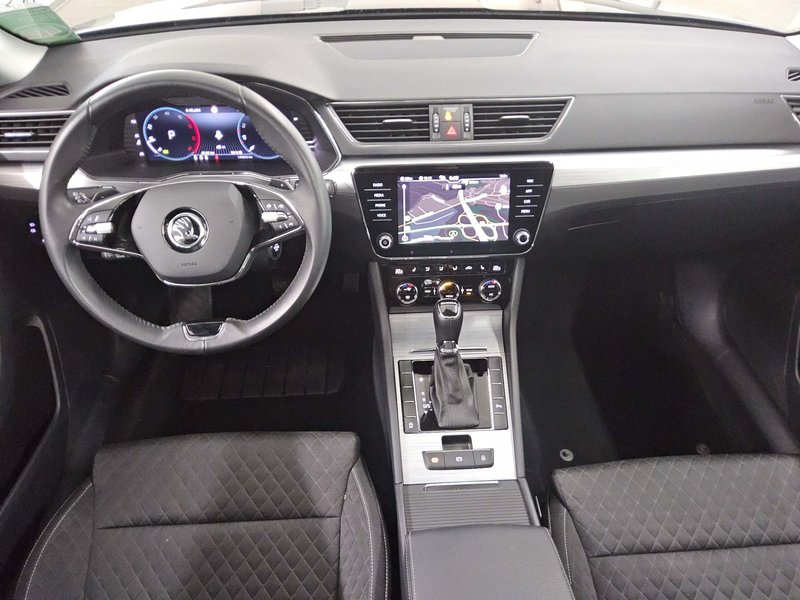Škoda Superb Kombi 2.0 TDI automatik Ambition • ACC • AHK — 5