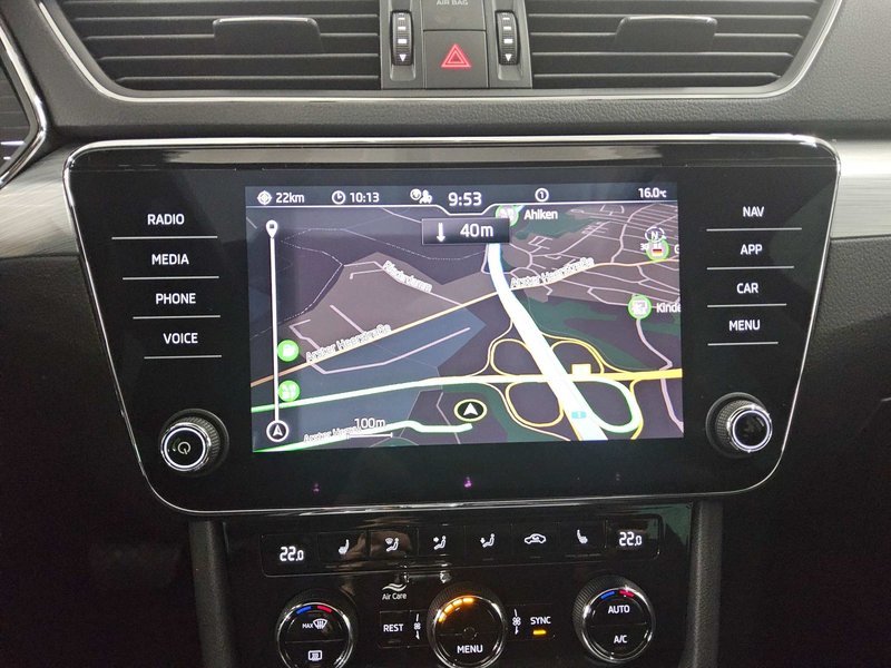 Škoda Superb Kombi 2.0 TDI automatik Ambition • ACC • AHK — 7