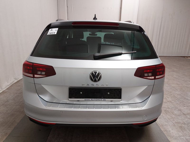 Volkswagen Passat Variant 2.0 TDI Business automatik • ACC • LED — 14