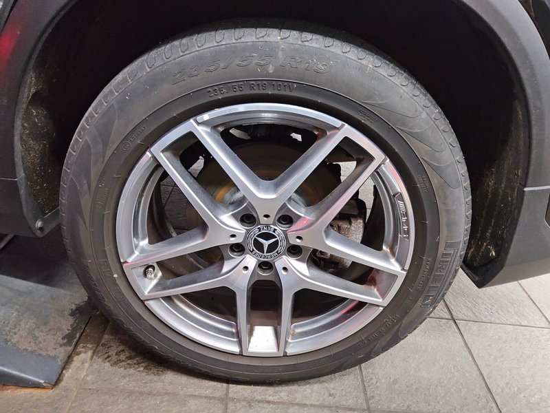Mercedes-Benz GLC 220 d 4MATIC automatik AMG Line • LED — 10
