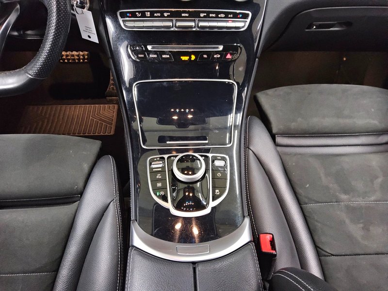 Mercedes-Benz GLC 220 d 4MATIC automatik AMG Line • LED — 6