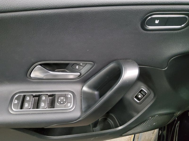Mercedes-Benz A 250 e automatik • LED • digitalni instrumenti — 10