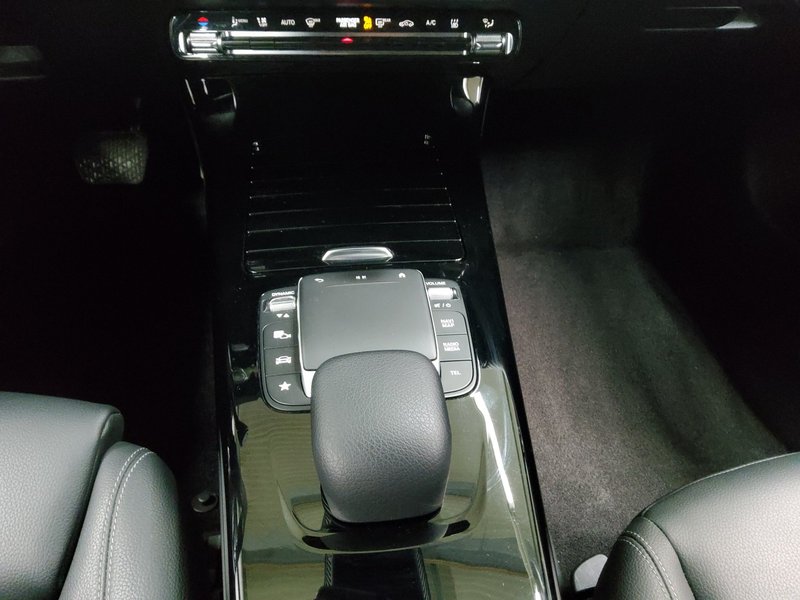 Mercedes-Benz A 250 e automatik • LED • digitalni instrumenti — 6