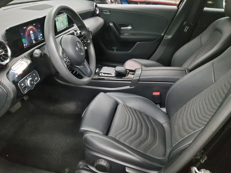 Mercedes-Benz A 250 e automatik • LED • digitalni instrumenti — 9