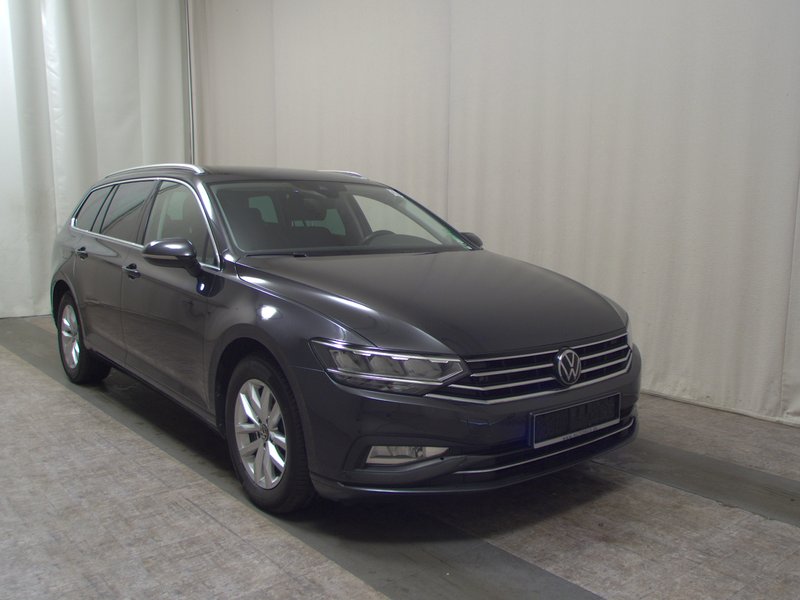 Volkswagen Passat Variant 2.0 TDI automatik Business • ACC • Full LED — 3