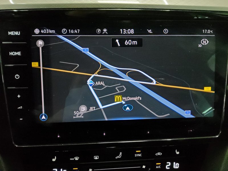 Volkswagen Passat Variant 2.0 TDI automatik Business • ACC • Full LED — 7