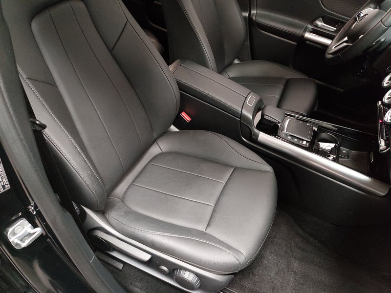 Mercedes-Benz EQA 250 Progressive • 360° kamera • ACC — 10
