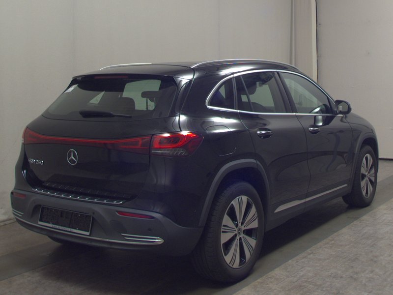 Mercedes-Benz EQA 250 Progressive • 360° kamera • ACC — 4