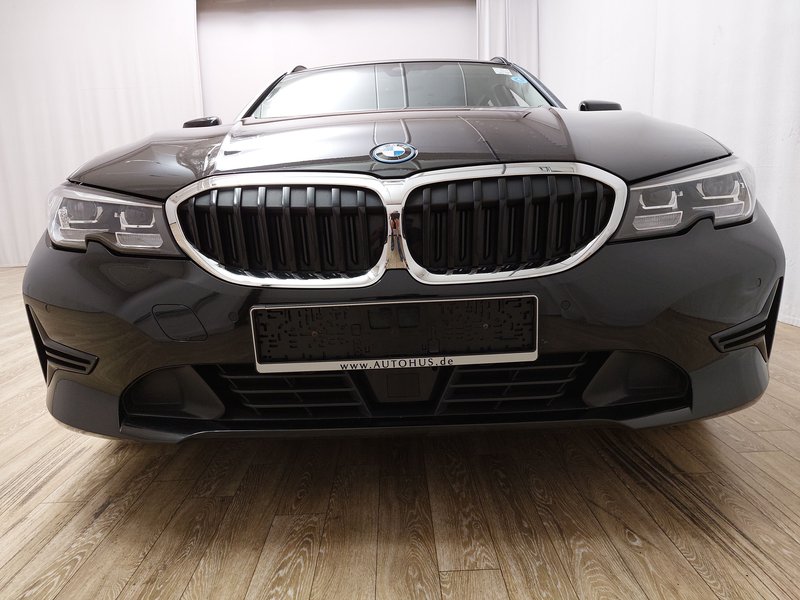 BMW 320e Touring automatik • ACC • LED — 10