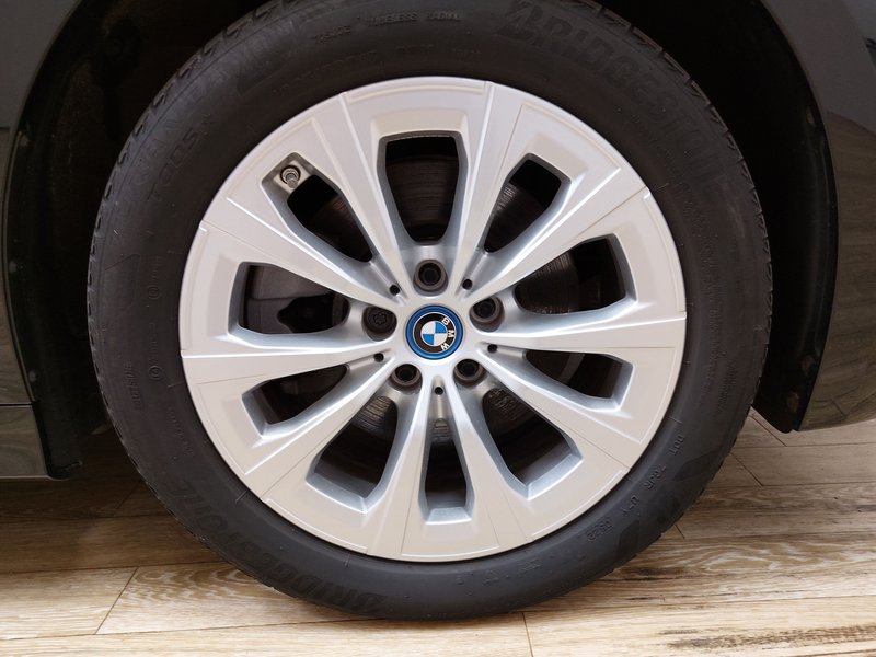 BMW 320e Touring automatik • ACC • LED — 11