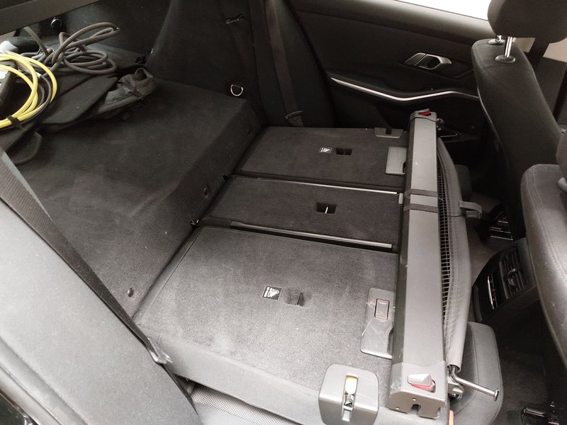 BMW 320e Touring automatik • ACC • LED — 23