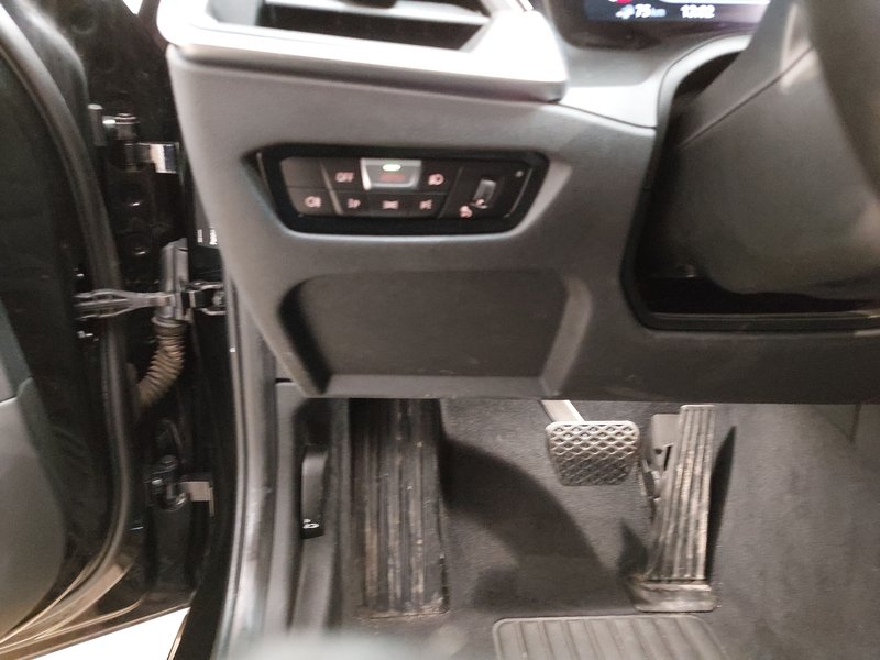 BMW 320e Touring automatik • ACC • LED — 7