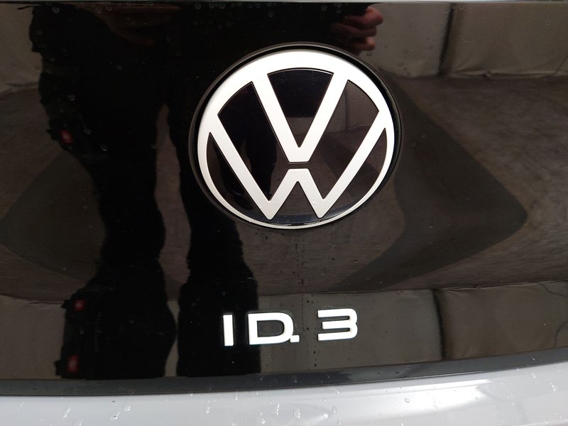 Volkswagen ID.3 Pro Performance • Full LED — 16