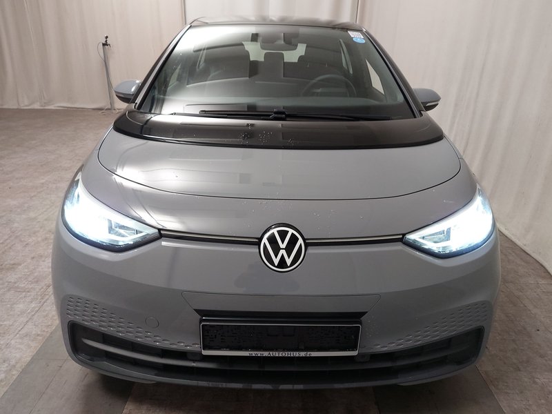Volkswagen ID.3 Pro Performance • Full LED — 9