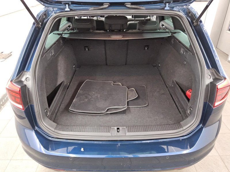 Volkswagen Passat Variant 2.0 TDI automatik Business • panorama • ACC — 11