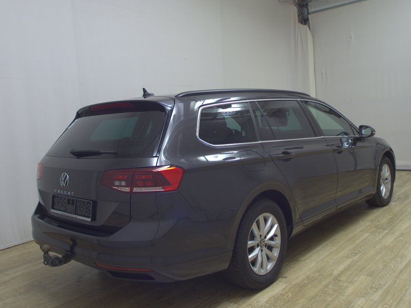 Volkswagen Passat Variant 2.0 TDI Business automatik • ACC • LED — 4