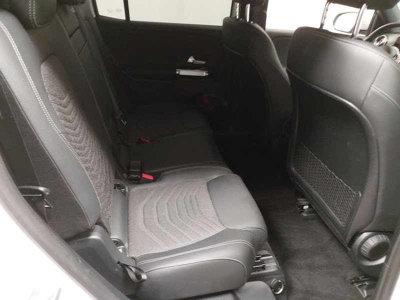 Mercedes-Benz EQB 300 Progressive • ACC • 360° kamera — 12