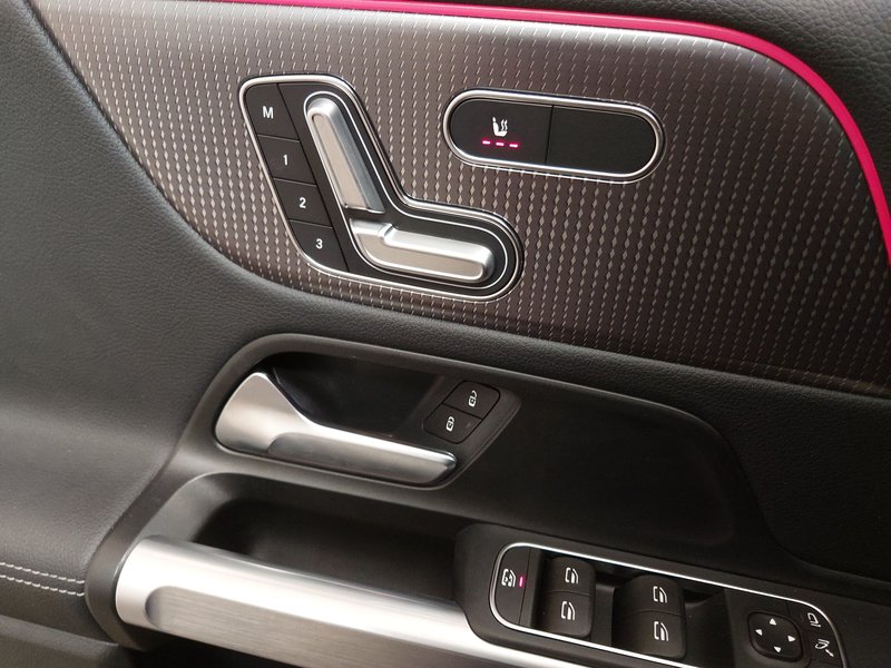 Mercedes-Benz EQB 300 Progressive • ACC • 360° kamera — 15
