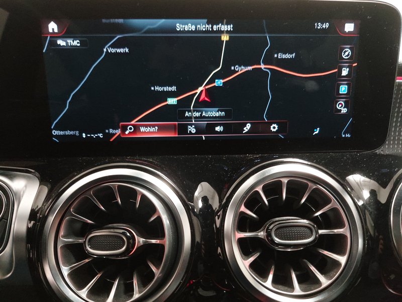 Mercedes-Benz EQB 300 Progressive • ACC • 360° kamera — 18