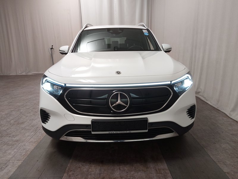 Mercedes-Benz EQB 300 Progressive • ACC • 360° kamera — 9