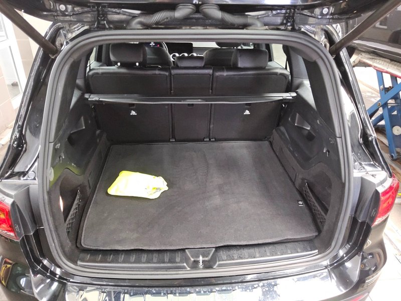 Mercedes-Benz GLB 250 automatik Progressive • ACC • LED — 12