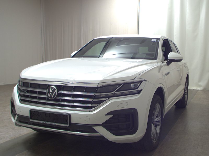 Volkswagen Touareg 3.0 TDI 4MOTION R-Line automatik • ACC • LED — 2