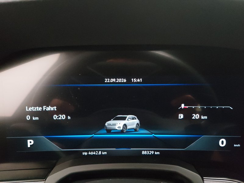 Volkswagen Touareg 3.0 TDI 4MOTION R-Line automatik • ACC • LED — 22