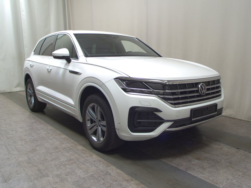 Volkswagen Touareg 3.0 TDI 4MOTION R-Line automatik • ACC • LED — 3