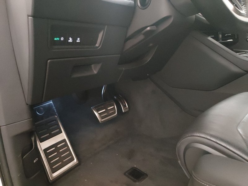 Volkswagen Touareg 3.0 TDI 4MOTION R-Line automatik • ACC • LED — 7