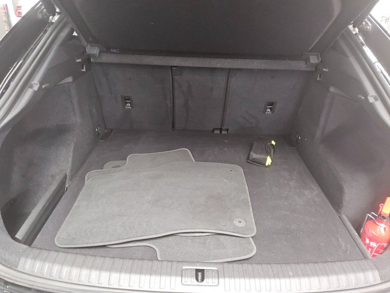 Audi Q3 Sportback 35 TDI automatik • koža • digitalni instrumenti — 12