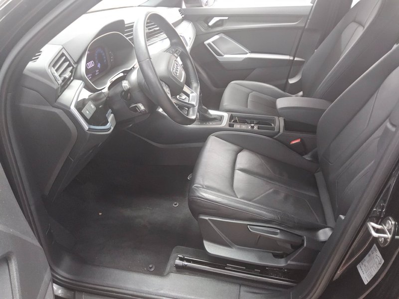 Audi Q3 Sportback 35 TDI automatik • koža • digitalni instrumenti — 9