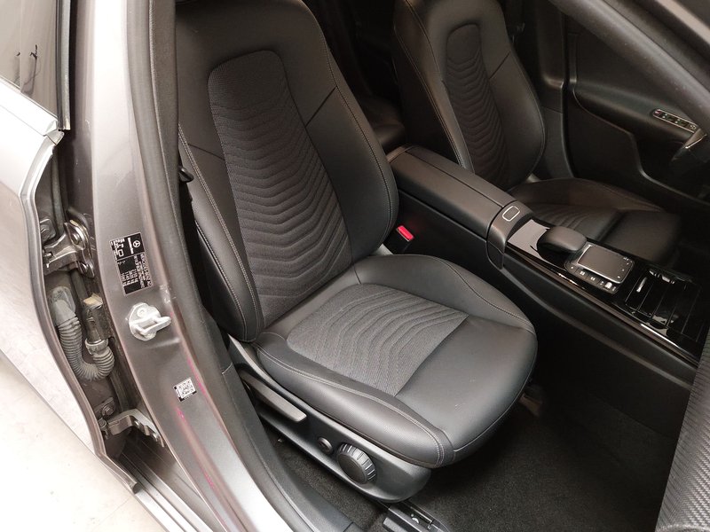 Mercedes-Benz A 250 e automatik • LED • ACC — 10