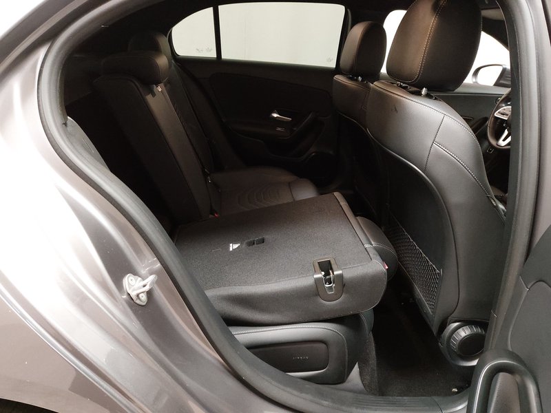 Mercedes-Benz A 250 e automatik • LED • ACC — 11