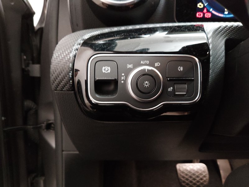 Mercedes-Benz A 250 e automatik • LED • ACC — 7