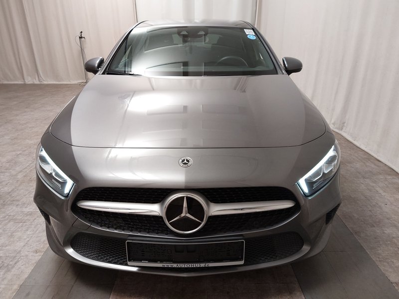 Mercedes-Benz A 250 e automatik • LED • ACC — 9