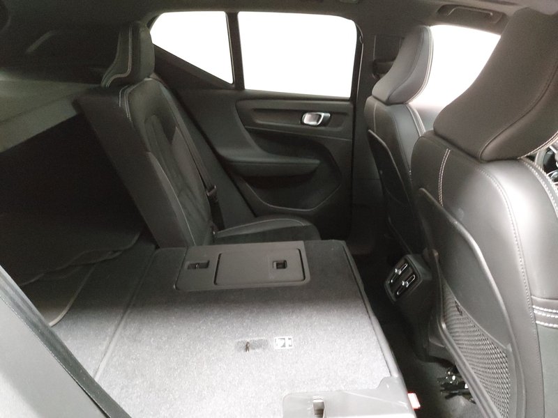 Volvo XC40 T4 automatik R-Design • 360° kamera • električna peta vrata — 11