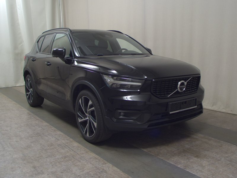 Volvo XC40 T4 automatik R-Design • 360° kamera • električna peta vrata — 3