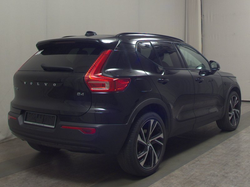 Volvo XC40 T4 automatik R-Design • 360° kamera • električna peta vrata — 4