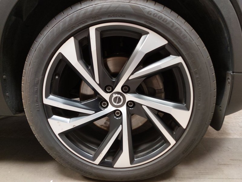 Volvo XC40 T4 automatik R-Design • 360° kamera • električna peta vrata — 8