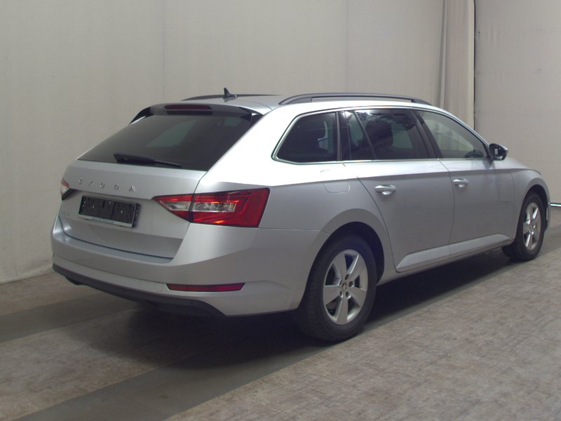 Škoda Superb Kombi 2.0 TDI automatik Ambition • ACC • električna vrata — 4