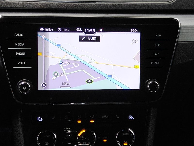 Škoda Superb Kombi 2.0 TDI automatik Ambition • ACC • električna vrata — 7