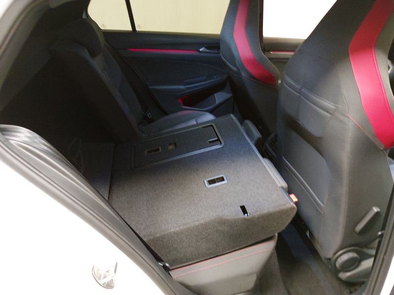 Volkswagen Golf 8 2.0 TSI GTI automatik • ACC • Full LED — 11