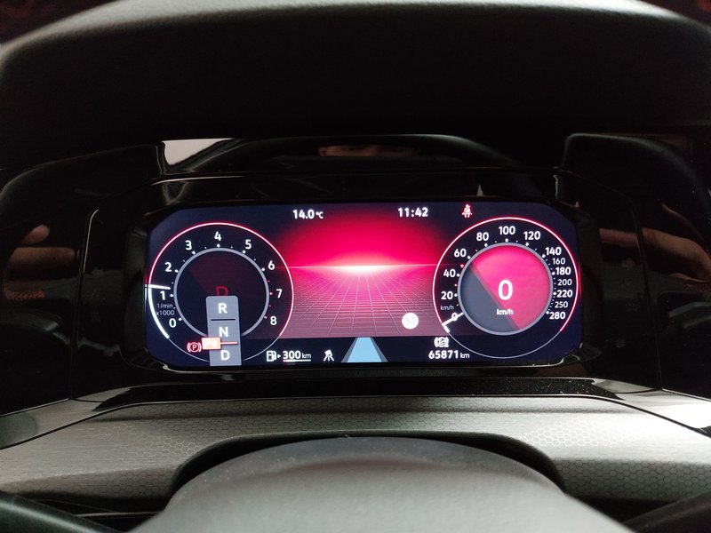 Volkswagen Golf 8 2.0 TSI GTI automatik • ACC • Full LED — 21
