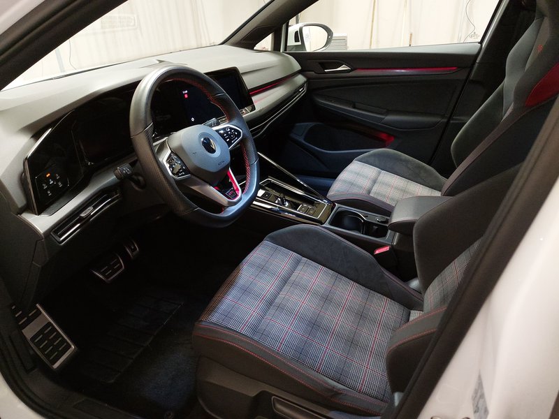 Volkswagen Golf 8 2.0 TSI GTI automatik • ACC • Full LED — 6
