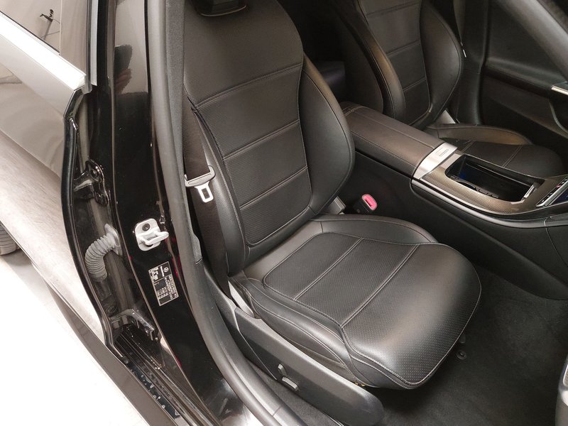 Mercedes-Benz C 220 d 4MATIC karavan automatik AMG Line • ACC — 10