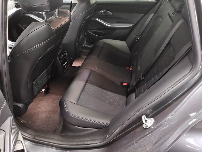 BMW 330d Touring xDrive automatik Sport Line • ACC • LED — 13