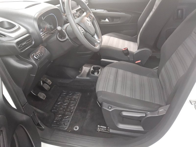 Opel Combo Life 1.5 D Edition • AHK • navigacija — 8