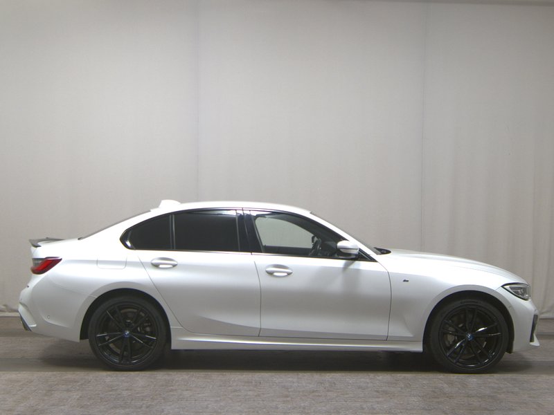 BMW 330e M Sport automatik • ACC • bežično punjenje