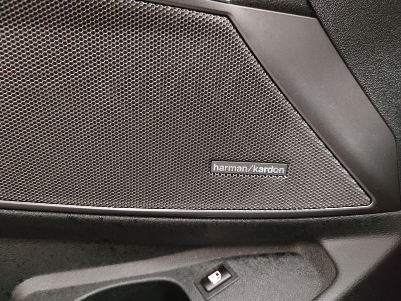 BMW 330e M Sport automatik • ACC • bežično punjenje — 16